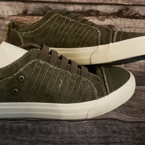 Blowfish Mars size 10